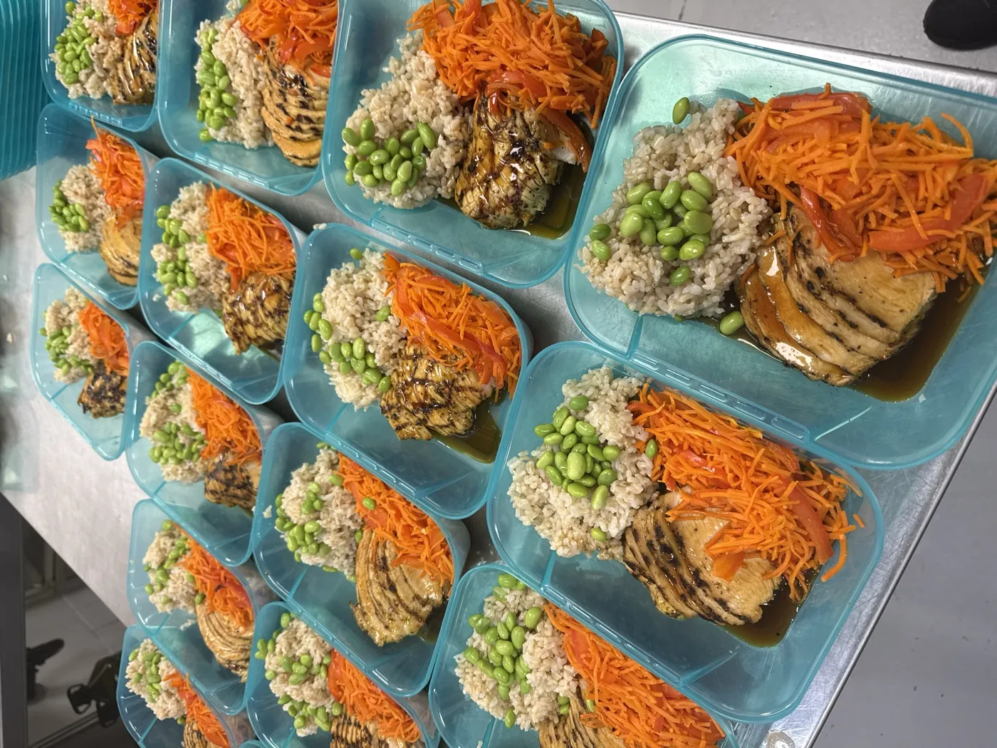 Teriyaki chicken with brown rice, edamame and carrots